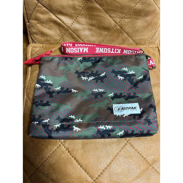 MAISON KITSUNE'(メゾンキツネ)のMAISON KITSUNE ✖️EASTPAK コラボクラッチバッグ メンズのバッグ(その他)の商品写真
