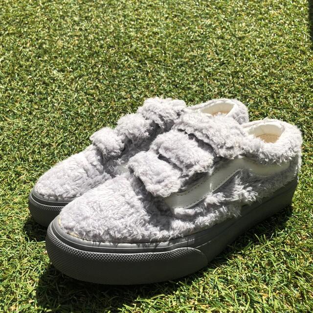 美品22.5 VANS オールドスクール EZ FUR ヴァンズ  E892 レディースの靴/シューズ(スニーカー)の商品写真