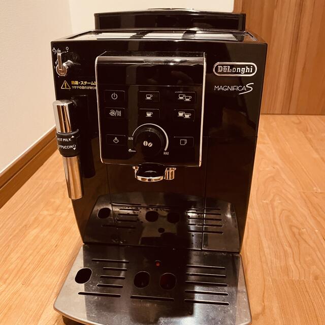 DeLonghi(デロンギ)の【中古】デロンギ Delonghi マグニフィカS エスプレッソマシン スマホ/家電/カメラの調理家電(エスプレッソマシン)の商品写真