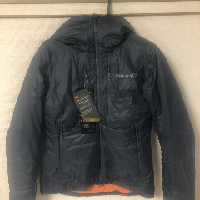 patagonia(パタゴニア)のノローナ　trollveggen Primaloft100 Zip Hood レディースのジャケット/アウター(ダウンジャケット)の商品写真