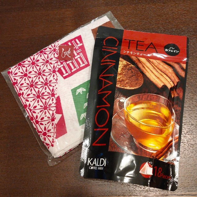 KALDI(カルディ)のカルディ　シナモンティー＆手ぬぐいエコバック 食品/飲料/酒の食品(その他)の商品写真