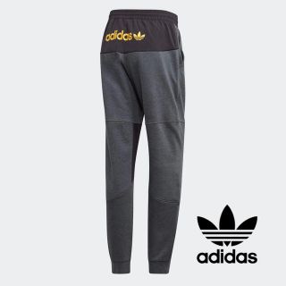 アディダス(adidas)の【超美品】アディダスオリジナルス　スウェットパンツ　裏起毛　刺繍ロゴ　細身(その他)