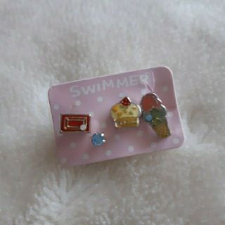 スイマー(SWIMMER)のスイマー　SWIMMER　ピアス　アイスクリーム　カップケーキ　スイーツ(ピアス)