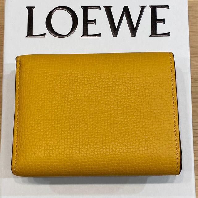 LOEWE(ロエベ)の♡ロエベ　財布　ウォレット　アナグラム　トリフォルド　6cc　マンゴー　金運♡ レディースのファッション小物(財布)の商品写真