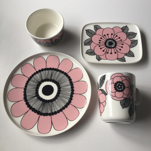 marimekko(マリメッコ)の廃盤未使用品✩ マリメッコ ケスティト ピンク インテリア/住まい/日用品のキッチン/食器(食器)の商品写真