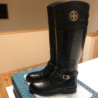 トリーバーチ(Tory Burch)のTORY BURCH ロングブーツ ブラック25㎝(ブーツ)