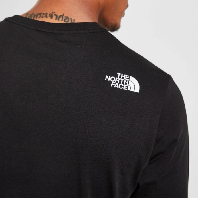 THE NORTH FACE(ザノースフェイス)のノースフェイス リピートロゴ ロングスリーブTシャツ 新品未使用 海外限定 メンズのトップス(Tシャツ/カットソー(七分/長袖))の商品写真