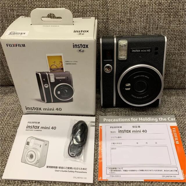 富士フイルム(フジフイルム)のinstax mini 40 インスタックス　チェキ　黒 スマホ/家電/カメラのカメラ(フィルムカメラ)の商品写真