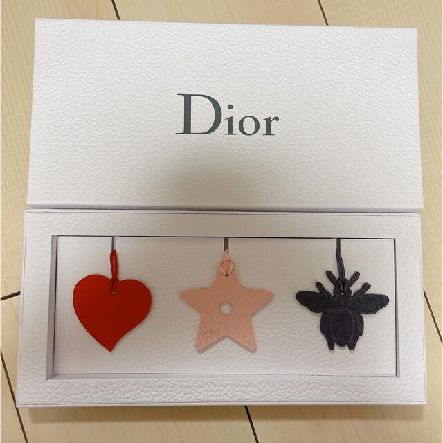 Dior(ディオール)のDior ノベルティ チャーム ファンデ試供品付き レディースのアクセサリー(チャーム)の商品写真