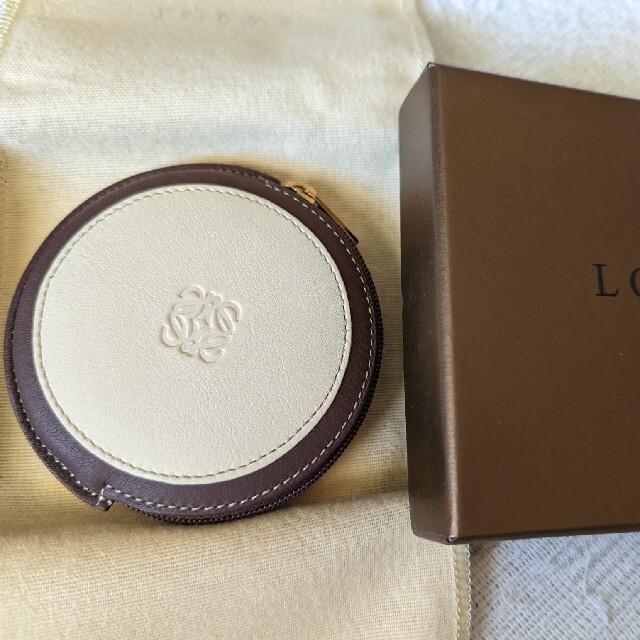 LOEWE(ロエベ)のロエベ　コインケース　未使用品 レディースのファッション小物(コインケース)の商品写真