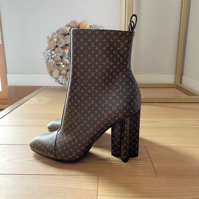 LOUIS VUITTON   LOUIS VUITTON◇シルエット ライン アンクルブーツ