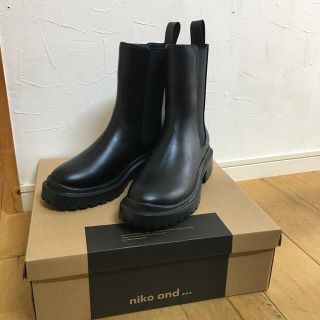 ザラ(ZARA)のnico and...ZARAサイドゴアトラックソールブーツL24.5ブラック(ブーツ)