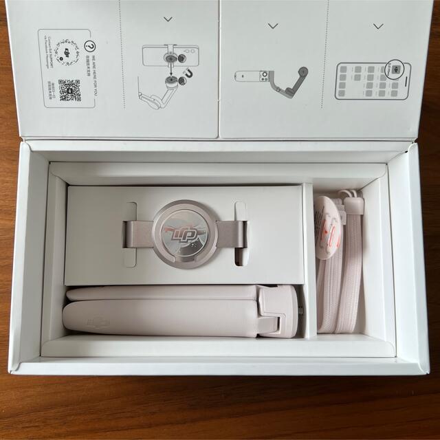 DJI OM 5 サンセット ホワイト スマートフォンジンバル スマホ/家電/カメラのスマホアクセサリー(自撮り棒)の商品写真
