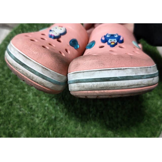 crocs(クロックス)のCrocs キッズ ２１cm ピンク キッズ/ベビー/マタニティのキッズ靴/シューズ(15cm~)(サンダル)の商品写真