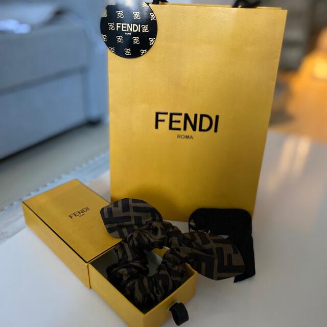 FENDI(フェンディ)の【EDDY様】FENDI ヘアゴム　シュシュ レディースのヘアアクセサリー(ヘアゴム/シュシュ)の商品写真