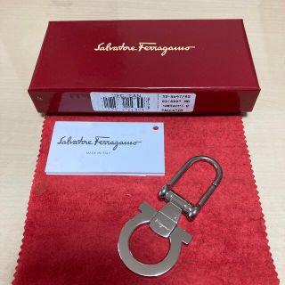 サルヴァトーレフェラガモ(Salvatore Ferragamo)の1週間お値下げ【未使用品】フェラガモのキーホルダー(キーホルダー)