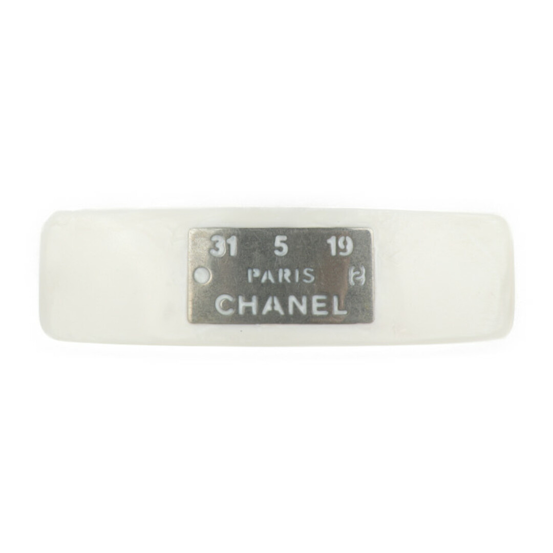 CHANEL(シャネル)のCHANEL シャネル  バレッタ バレッタ  プラスチック メタル  ホワイト系 シルバー  99A ロゴ ヘアアクセサリー 髪留め 髪飾り 【本物保証】 レディースのヘアアクセサリー(バレッタ/ヘアクリップ)の商品写真