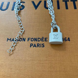 ルイヴィトン(LOUIS VUITTON)のルイヴィトン　パドロックチャーム　ネックレスチェーン付き(ネックレス)