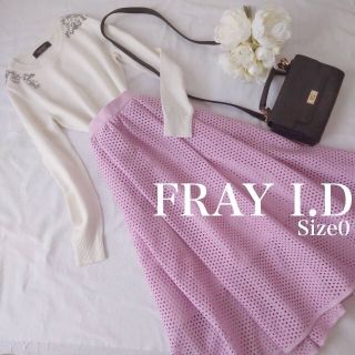 フレイアイディー(FRAY I.D)のフレイアイディー0 パンチングミモレ丈フレアスカート春夏秋ラベンダーレディース(ひざ丈スカート)