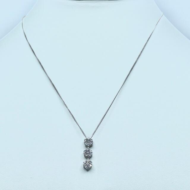 【専用】K18WG フラワーモチーフネックレス 0.75ct