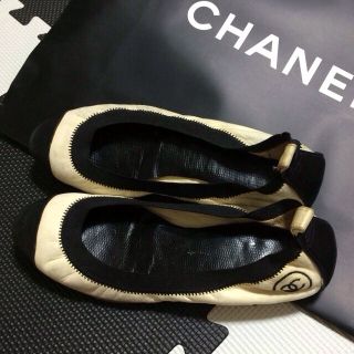 シャネル(CHANEL)の♡シャネルフラットシューズ♡(ローファー/革靴)