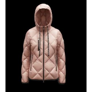 モンクレール(MONCLER)のmoncler OULX ピンク(ダウンジャケット)