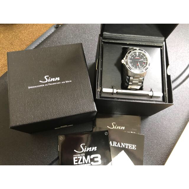 SINN(シン)の国内正規品　sinn ezm3 純正Dバックル付シャークレザーベルト付 メンズの時計(腕時計(アナログ))の商品写真