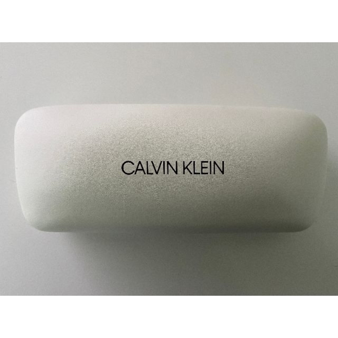 Calvin Klein(カルバンクライン)のCALVIN KLEIN　カルバン・クライン　サングラスケース レディースのファッション小物(サングラス/メガネ)の商品写真