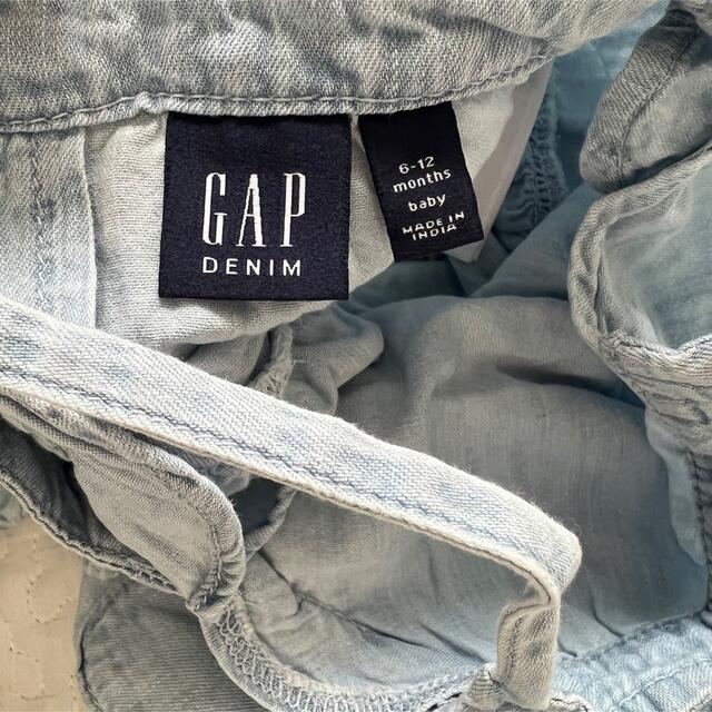 babyGAP(ベビーギャップ)の［専用ページ］GAP フリルデニムトップスブルマセット 70 キッズ/ベビー/マタニティのベビー服(~85cm)(ワンピース)の商品写真