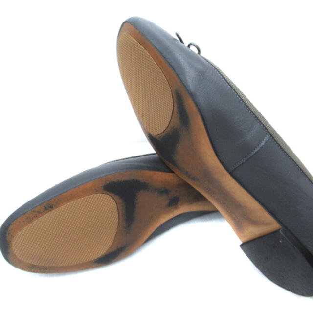 Odette e Odile(オデットエオディール)のオデットエオディール バレエシューズ オーバルトゥ リボン レザー 24 グレー レディースの靴/シューズ(バレエシューズ)の商品写真