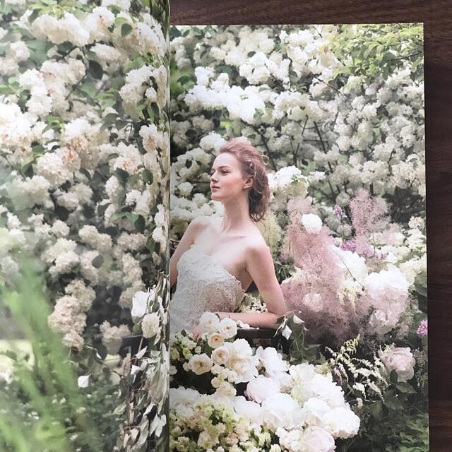 Vera Wang(ヴェラウォン)のTREAT ORIGINAL WEDDING BOOK エンタメ/ホビーの本(ファッション/美容)の商品写真