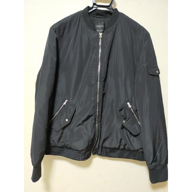 ZARA(ザラ)のZARA MA1 黒 ジャケット レディースのジャケット/アウター(ブルゾン)の商品写真