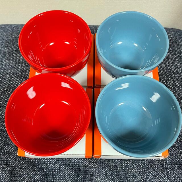 LE CREUSET(ルクルーゼ)のスフィアライスボール　マリンブルー2個　チェリーレッド2個　ル・クルーゼ インテリア/住まい/日用品のキッチン/食器(食器)の商品写真