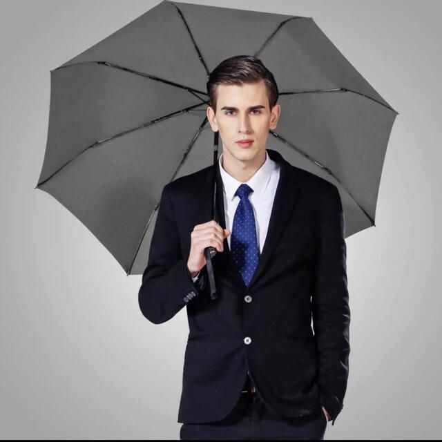 新品 未使用 傘 折り畳み グレー ワンタッチ式 メンズ 折り畳み傘 シンプル メンズのファッション小物(傘)の商品写真