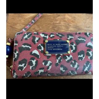 MARC JACOBS(レオパード ・ 財布)のフリマアイテム一覧 MARC JACOBS(レオパード ・ 財布)のフリマアイテム一覧