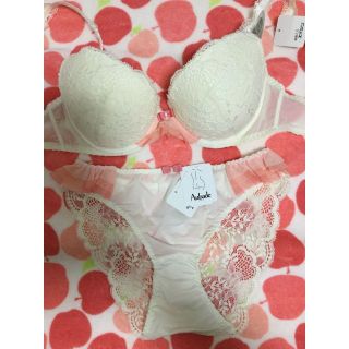 シモーヌペレール(Simone Perele)のAUBADEオーバドゥMAGIC SWAN 75C/2ブラ&ショーツセット(ブラ&ショーツセット)