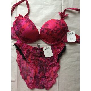 シモーヌペレール(Simone Perele)のAUBADE オーバドゥMATHILDE LA CHARMEUSE 75B/2(ブラ&ショーツセット)