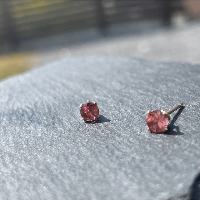 【オーダー】Reddish pink … colorchange garnet ハンドメイドのアクセサリー(ピアス)の商品写真