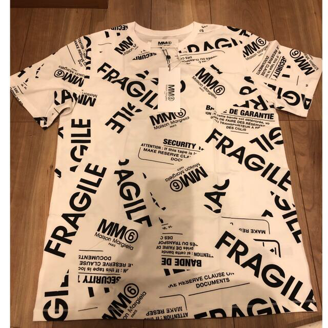 格安新品 MM6 Maison Margielaマルジェラ fragileロゴTシャツ - MARTIN 