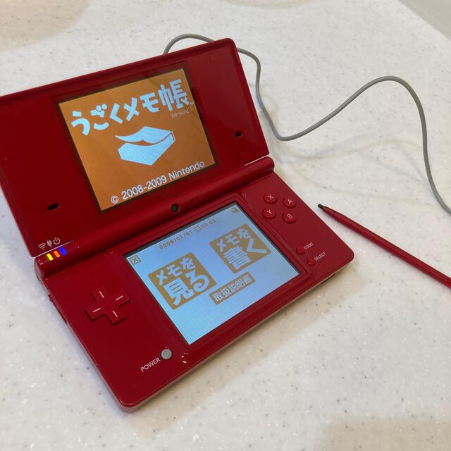 ニンテンドーDS(ニンテンドーDS)の【中古】【美品】Nintendo  DSi 本体 ニンテンドー DSI RED エンタメ/ホビーのゲームソフト/ゲーム機本体(携帯用ゲーム機本体)の商品写真