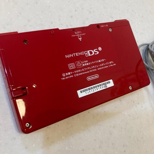 ニンテンドーDS(ニンテンドーDS)の【中古】【美品】Nintendo  DSi 本体 ニンテンドー DSI RED エンタメ/ホビーのゲームソフト/ゲーム機本体(携帯用ゲーム機本体)の商品写真