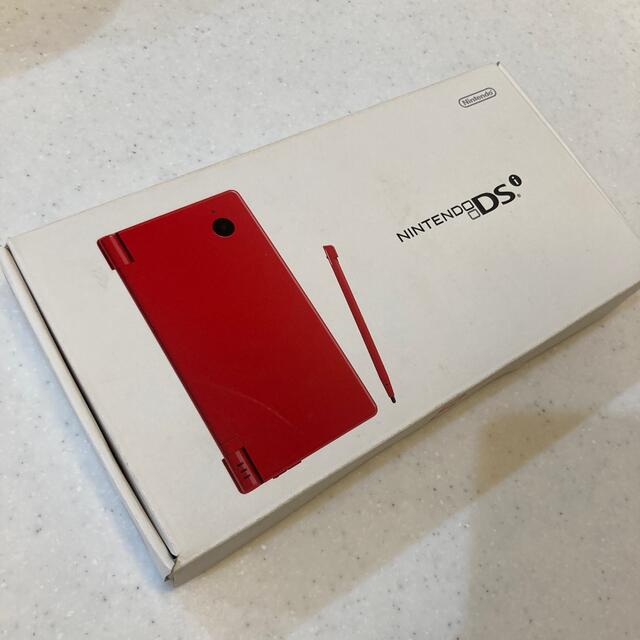 ニンテンドーDS(ニンテンドーDS)の【中古】【美品】Nintendo  DSi 本体 ニンテンドー DSI RED エンタメ/ホビーのゲームソフト/ゲーム機本体(携帯用ゲーム機本体)の商品写真