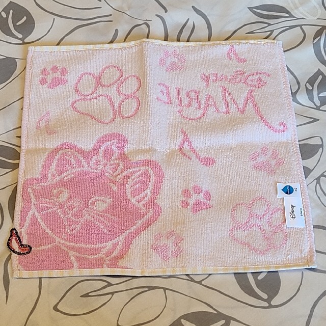 Disney(ディズニー)のディズニー　タオルハンカチ　アップリケ刺繍　ハイドロ銀チタン(マリー) エンタメ/ホビーのおもちゃ/ぬいぐるみ(キャラクターグッズ)の商品写真