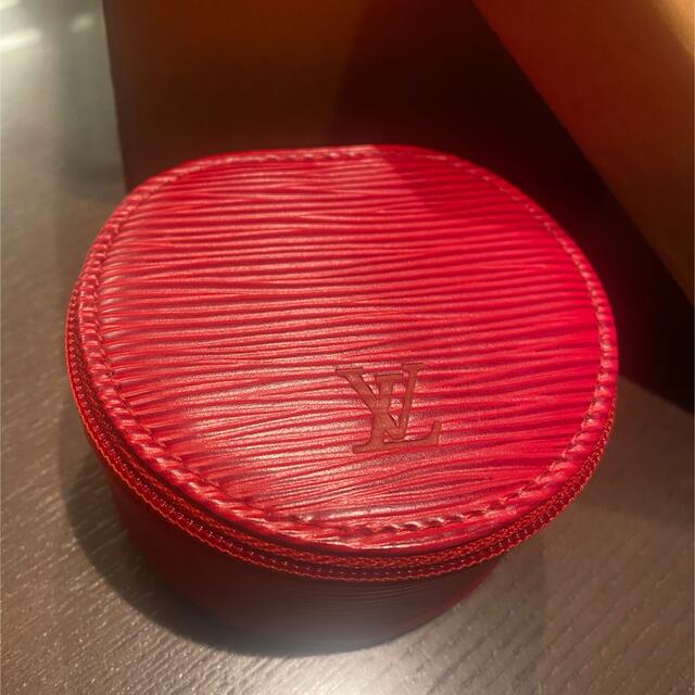 LOUIS VUITTON(ルイヴィトン)のLOUIS VUITTON ルイ ヴィトン 　エピ　エクラン　ビジュー　赤 レディースのファッション小物(その他)の商品写真