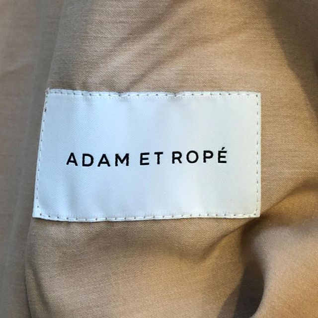 Adam et Rope'(アダムエロぺ)の新品タグ付　アダムエロペ　上質トレンチコート　キュプラ混　ベージュ レディースのジャケット/アウター(トレンチコート)の商品写真