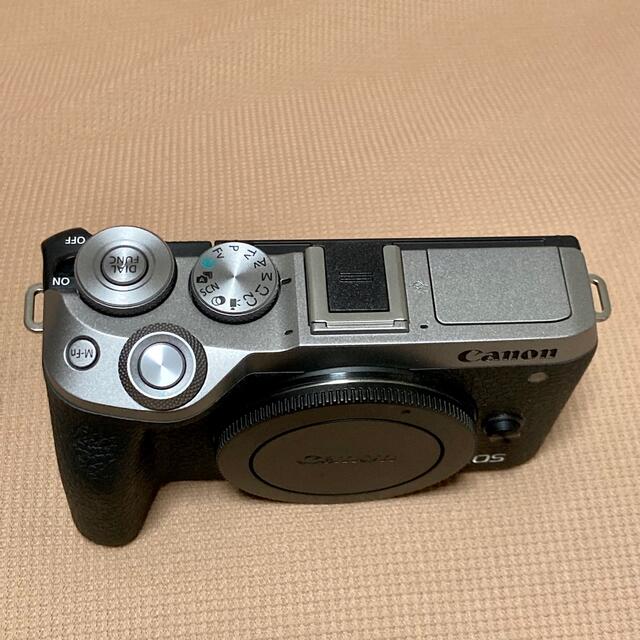 Canon(キヤノン)のEOS M6 Mark II ダブルズームキット EOSM6MK2SL-WZK スマホ/家電/カメラのカメラ(ミラーレス一眼)の商品写真