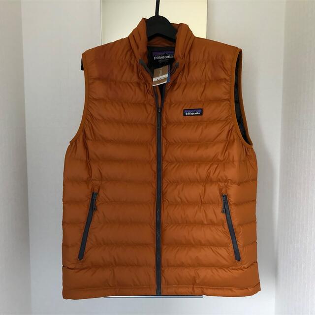 patagonia(パタゴニア)のpatagonia ダウンセーターベスト【未使用】 メンズのジャケット/アウター(ダウンベスト)の商品写真