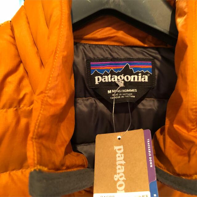 patagonia(パタゴニア)のpatagonia ダウンセーターベスト【未使用】 メンズのジャケット/アウター(ダウンベスト)の商品写真