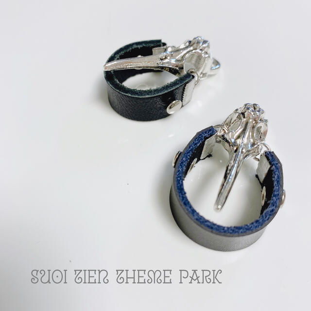 【K-18】鳥 頭蓋骨 スカル シルバー レザーリング ロリータ  レディースのアクセサリー(リング(指輪))の商品写真