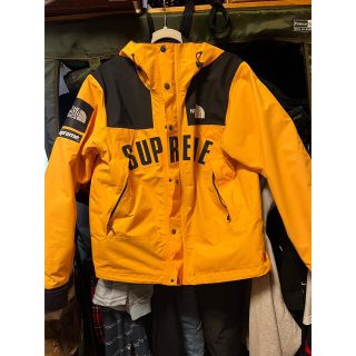 Supreme(マウンテンパーカー ・ イエロー/黄色系)のフリマ Supreme(マウンテンパーカー ・ イエロー/黄色系)のフリマ